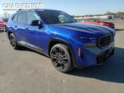 ✅ 2025 BMW XM • VIN: 5YM23CS05S9X67475 • Lot: 45383805. Wystawiony na Copart z przebiegiem 70 mil. Bezpłatny archiwum sprzedaży aukcyjnych z USA i szczegółowy raport historii pojazdu na DreamBid. Zdjęcie 18.