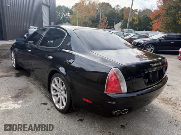 ✅ 2005 Maserati Quattroporte • VIN: ZAMCE39A450018466 • Lot: 43792629. Wystawiony na IAAI z przebiegiem 97 331 mil. Bezpłatny archiwum sprzedaży aukcyjnych z USA i szczegółowy raport historii pojazdu na DreamBid. Zdjęcie 3.