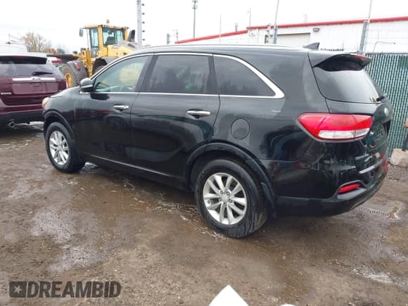 ✅ 2016 Kia Sorento LX • VIN: 5XYPG4A35GG169140 • Lot: 43631944. Listed on IAAI with Not provided. Free auction sales archive from the USA and detailed vehicle history report at DreamBid. Image 3.