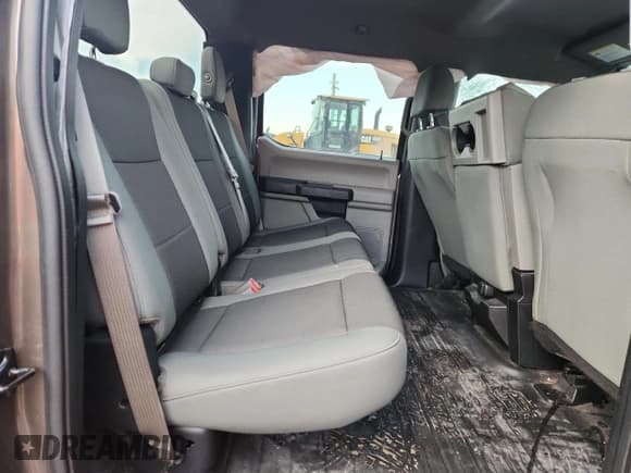 ✅ 2017 Ford F-150 XL • VIN: 1FTEW1E86HKD06242 • Lot: 93210465. Wystawiony na Copart z przebiegiem 147 219 mil. Bezpłatny archiwum sprzedaży aukcyjnych z USA i szczegółowy raport historii pojazdu na DreamBid. Zdjęcie 10.