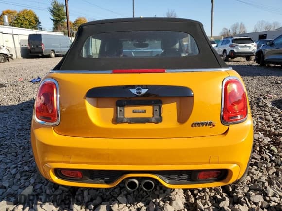✅ 2016 MINI Convertible S • VIN: WMWWG9C52G3C22260 • Lot: 81069524. Listed on Copart with 30,969 mi. Free auction sales archive from the USA and detailed vehicle history report at DreamBid. Image 6.