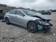 ✅ 2024 Lexus ES 250 • VIN: 58AD11D1XRU013680 • Lot: 64178935. Wystawiony na Copart z przebiegiem 7 792 mil. Bezpłatny archiwum sprzedaży aukcyjnych z USA i szczegółowy raport historii pojazdu na DreamBid. Zdjęcie 4.