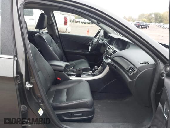 ✅ 2014 Honda Accord EX-L • VIN: 1HGCR3F86EA017647 • Lot: 43454468. Wystawiony na IAAI z przebiegiem 254 541 mil. Bezpłatny archiwum sprzedaży aukcyjnych z USA i szczegółowy raport historii pojazdu na DreamBid. Zdjęcie 5.