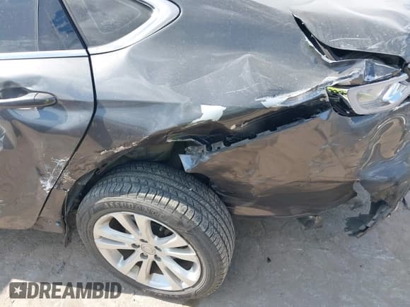 ✅ 2015 Chrysler 200 Limited • VIN: 1C3CCCAB1FN561040 • Lot: 43415389. Wystawiony na IAAI z przebiegiem 139 731 mil. Bezpłatny archiwum sprzedaży aukcyjnych z USA i szczegółowy raport historii pojazdu na DreamBid. Zdjęcie 6.