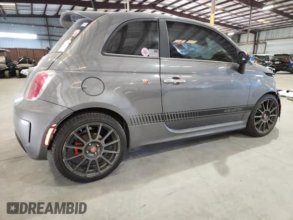 ✅ 2013 FIAT 500 Abarth • VIN: 3C3CFFFH8DT643639 • Lot: 92209865. Wystawiony na Copart z przebiegiem 21 453 mil. Bezpłatny archiwum sprzedaży aukcyjnych z USA i szczegółowy raport historii pojazdu na DreamBid. Zdjęcie 3.