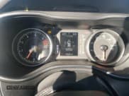 ✅ 2019 Jeep Cherokee Latitude Plus • VIN: 1C4PJMLB7KD104870 • Лот: 87245955. Опубликован ранее на Copart с пробегом 31 525 миль. Бесплатный доступ к архиву аукционных продаж из США и подробный отчёт об истории автомобиля на DreamBid. Изображение 9.