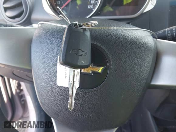 2013 Chevrolet Spark LS z VIN KL8CB6S93DC583599, wystawiony jako IAAI lot #43396778 z przebiegiem 101 563 mil mil oraz . Historia ofert i sprzedaży dostępna na DreamBid. Obrazek 11.