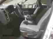 2023 Ram 1500 Tradesman z VIN 1C6RR7FT7PS527773, wystawiony jako Copart lot #44564895 z przebiegiem 46 041 mil mil oraz Czysty tytuł • Clean title. Historia ofert i sprzedaży dostępna na DreamBid. Obrazek 7.