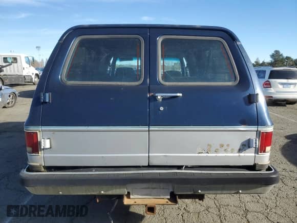 1991 Chevrolet Suburban с VIN 1GNGV26K1MF104219, выставлен на аукционе Copart как лот 87527045 с пробегом 189 345 миль миль и Чистый • Clean title. История ставок и продаж доступна на DreamBid. Изображение 6.