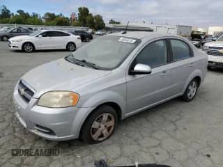 2009 Chevrolet Aveo 1LT с VIN KL1TD56E59B389924, выставлен на аукционе Copart как лот 68944815 с пробегом 96 473 миль миль и Списание • Salvage title. История ставок и продаж доступна на DreamBid. Изображение 1.