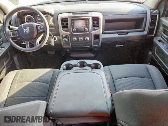 2021 Ram 1500 Tradesman z VIN 1C6RR6FG4MS563946, wystawiony jako Copart lot #81601875 z przebiegiem 40 273 mil mil oraz Czysty tytuł • Clean title. Historia ofert i sprzedaży dostępna na DreamBid. Obrazek 8.