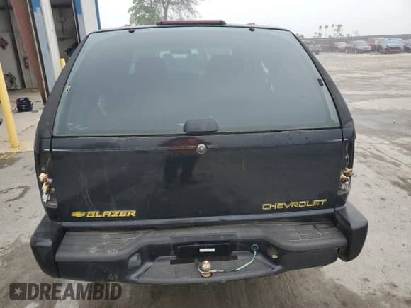 2002 Chevrolet Blazer LS с VIN 1GNCS18WX2K134115, выставлен на аукционе Copart как лот 70031785 с пробегом 179 669 миль миль и На запчасти • Non repairable. История ставок и продаж доступна на DreamBid. Изображение 6.