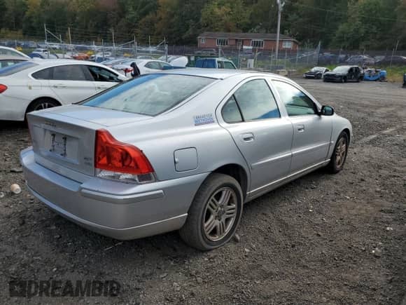 2005 Volvo S60 с VIN YV1RH592X52456708, выставлен на аукционе Copart как лот 87017175 с пробегом Не указан миль и Списание • Salvage title. История ставок и продаж доступна на DreamBid. Изображение 3.