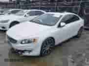 2017 Volvo S60 Inscription с VIN LYV402HKXHB148240, выставлен на аукционе IAAI как лот 41618292 с пробегом 77 870 миль миль и . История ставок и продаж доступна на DreamBid. Изображение 2.