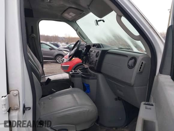 2013 Ford Econoline Cargo Commercial with VIN 1FTNE1EW1DDA21867, listed as a IAAI auction lot 41280581 with 186,166 mi miles and . Bid and sale history available at DreamBid. Image 5.