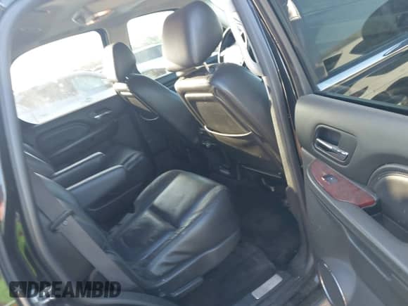 2014 Cadillac Escalade Premium with VIN 1GYS3CEF9ER209720, listed as a IAAI auction lot 42597544 with 223,862 mi miles and . Bid and sale history available at DreamBid. Image 8.