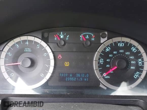 2011 Ford Escape XLT с VIN 1FMCU9D75BKC46607, выставлен на аукционе IAAI как лот 43393373 с пробегом 239 521 миль миль и . История ставок и продаж доступна на DreamBid. Изображение 7.