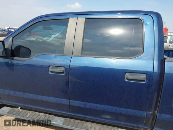 2018 Ford F-150 XL with VIN 1FTEW1CP6JKE70381, listed as a IAAI auction lot 42700963 with 127,595 mi miles and . Bid and sale history available at DreamBid. Image 14.