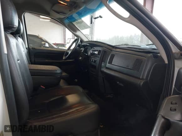 2003 Dodge 2500 ST z VIN 3D7KU28643G724099, wystawiony jako IAAI lot #42228282 z przebiegiem 282 364 mil mil oraz . Historia ofert i sprzedaży dostępna na DreamBid. Obrazek 5.