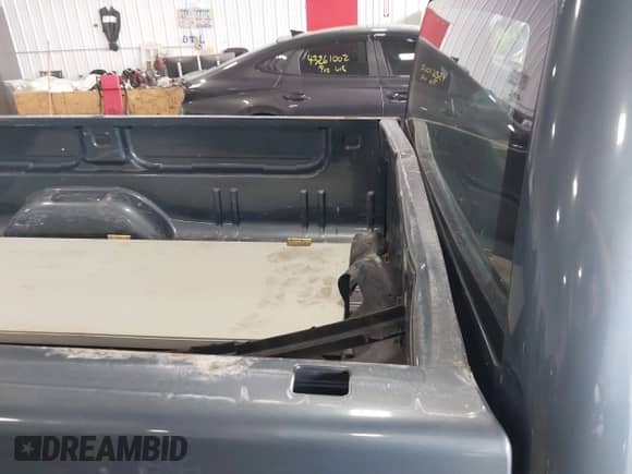 2012 Chevrolet Silverado 1500 Work Truck z VIN 1GCNKPEAXCZ312286, wystawiony jako IAAI lot #43265544 z przebiegiem Nie podano mil oraz . Historia ofert i sprzedaży dostępna na DreamBid. Obrazek 8.