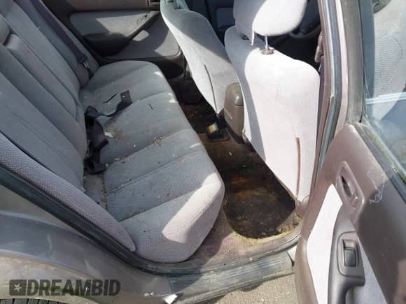 1994 Toyota Camry LE z VIN JT2SK12EXR0263202, wystawiony jako IAAI lot #43497547 z przebiegiem 183 736 mil mil oraz . Historia ofert i sprzedaży dostępna na DreamBid. Obrazek 8.