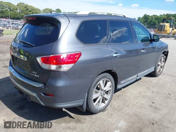 2014 Nissan Pathfinder SL with VIN 5N1AR2MM4EC650387, listed as a IAAI auction lot 42335905 with 217,649 mi miles and . Bid and sale history available at DreamBid. Image 4.