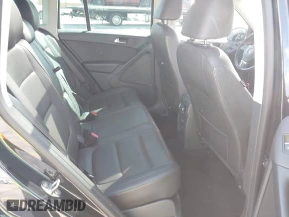 2017 Volkswagen Tiguan Wolfsburg Edition с VIN WVGRV7AX6HW507292, выставлен на аукционе IAAI как лот 43558648 с пробегом 60 125 миль миль и . История ставок и продаж доступна на DreamBid. Изображение 8.