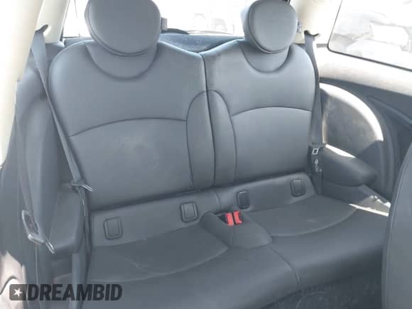 2011 MINI Hardtop with VIN WMWSU3C56BT183361, listed as a IAAI auction lot 42489436 with 106,377 mi miles and . Bid and sale history available at DreamBid. Image 8.