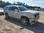 2007 Cadillac Escalade z VIN 1GYEC63887R325450, wystawiony jako Copart lot #69849755 z przebiegiem Nie podano mil oraz Szkoda całkowita • Salvage title. Historia ofert i sprzedaży dostępna na DreamBid. Obrazek 4.