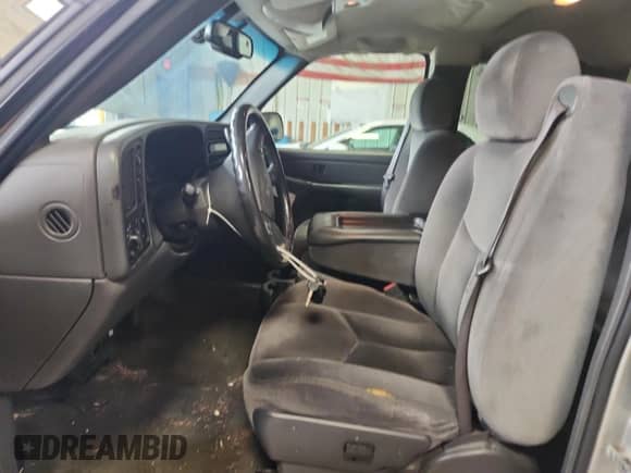 2005 GMC Sierra 1500 SLT z VIN 2GTEK19B551275045, wystawiony jako Copart lot #69453525 z przebiegiem 134 540 mil mil oraz Czysty tytuł • Clean title. Historia ofert i sprzedaży dostępna na DreamBid. Obrazek 7.