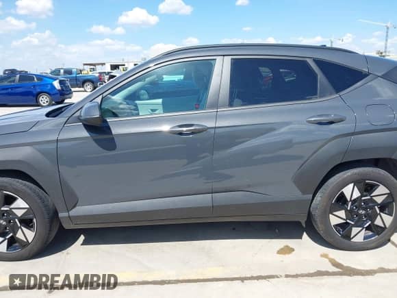 2024 Hyundai Kona SEL с VIN KM8HB3AB6RU078508, выставлен на аукционе IAAI как лот 43106776 с пробегом 41 823 миль миль и . История ставок и продаж доступна на DreamBid. Изображение 15.