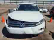 2016 Volkswagen Tiguan S z VIN WVGAV7AX0GW602944, wystawiony jako Copart lot #71832455 z przebiegiem 80 203 mil mil oraz Szkoda całkowita • Salvage title. Historia ofert i sprzedaży dostępna na DreamBid. Obrazek 5.