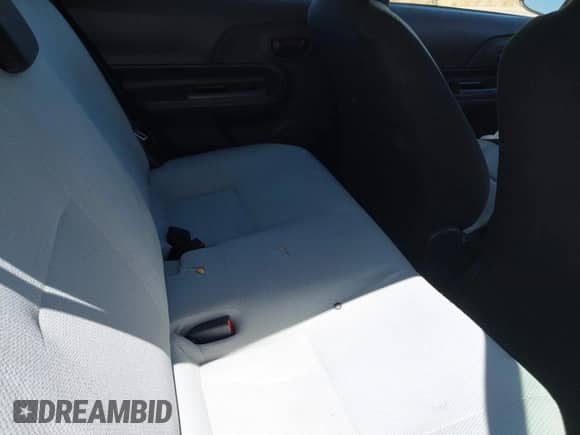 2015 Toyota Prius One z VIN JTDKDTB34F1088656, wystawiony jako IAAI lot #42437290 z przebiegiem 147 044 mil mil oraz . Historia ofert i sprzedaży dostępna na DreamBid. Obrazek 8.