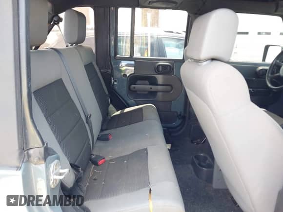 2008 Jeep Wrangler Unlimited X с VIN 1J4GB39178L625537, выставлен на аукционе IAAI как лот 42302408 с пробегом 266 791 миль миль и . История ставок и продаж доступна на DreamBid. Изображение 8.