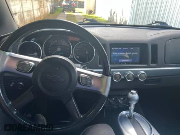 2004 Chevrolet SSR LS z VIN 1GCES14P84B112634, wystawiony jako Copart lot #45095575 z przebiegiem 46 973 mil mil oraz Czysty tytuł • Clean title. Historia ofert i sprzedaży dostępna na DreamBid. Obrazek 9.