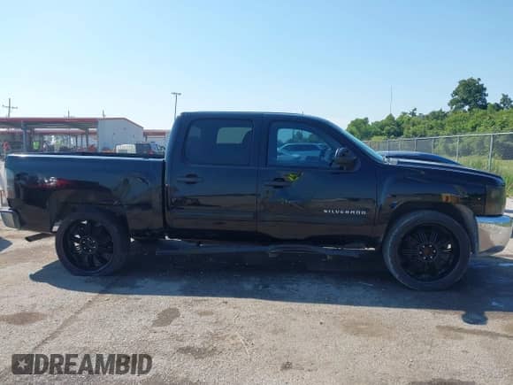 2013 Chevrolet Silverado 1500 LS z VIN 3GCPCREA2DG254323, wystawiony jako IAAI lot #43062136 z przebiegiem 225 967 mil mil oraz . Historia ofert i sprzedaży dostępna na DreamBid. Obrazek 13.