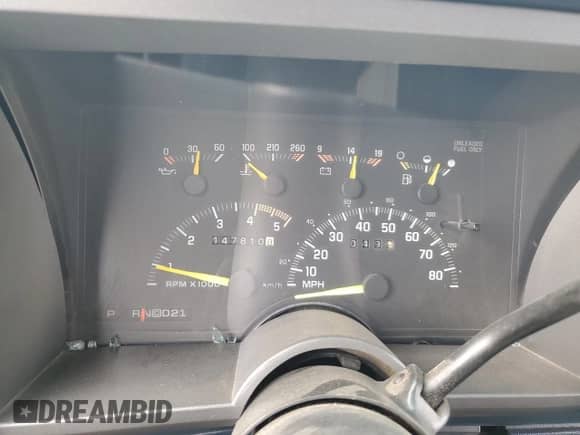 1992 GMC Sierra 1500 z VIN 2GTEK19K1N1537823, wystawiony jako Copart lot #74952004 z przebiegiem 147 810 mil mil oraz Szkoda całkowita • Salvage title. Historia ofert i sprzedaży dostępna na DreamBid. Obrazek 9.