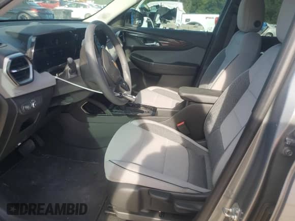 2024 Chevrolet TrailBlazer LS with VIN KL79MMSL8RB179073, listed as a Copart auction lot 68083705 with 6,048 mi miles and Salvage title. Bid and sale history available at DreamBid. Image 7.