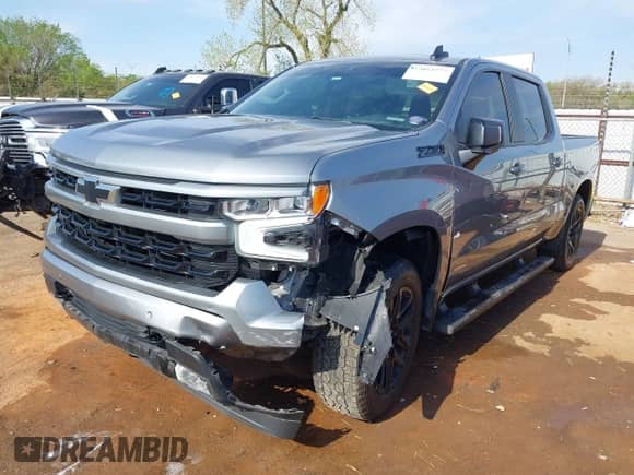 2024 Chevrolet Silverado 1500 RST z VIN 2GCUDEED3R1173110, wystawiony jako IAAI lot #42052777 z przebiegiem 32 399 mil mil oraz . Historia ofert i sprzedaży dostępna na DreamBid. Obrazek 17.