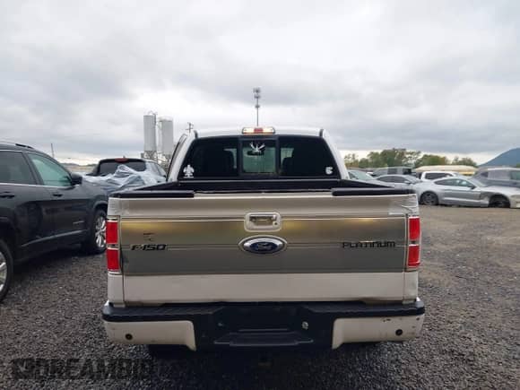 2011 Ford F-150 Lariat z VIN 1FTFW1E66BFA55791, wystawiony jako IAAI lot #43334676 z przebiegiem 110 809 mil mil oraz . Historia ofert i sprzedaży dostępna na DreamBid. Obrazek 16.