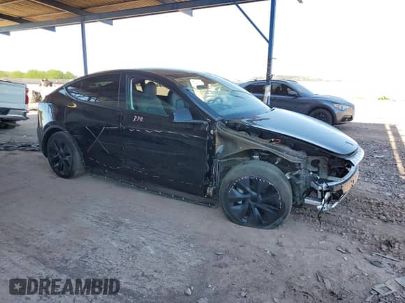 2024 Tesla Model Y с VIN 7SAYGDED1RF198302, выставлен на аукционе Copart как лот 83856115 с пробегом 12 875 миль миль и Списание • Salvage title. История ставок и продаж доступна на DreamBid. Изображение 4.