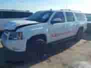 2010 Chevrolet Suburban LT z VIN 1GNUCJE04AR145330, wystawiony jako IAAI lot #42579675 z przebiegiem 185 242 mil mil oraz . Historia ofert i sprzedaży dostępna na DreamBid. Obrazek 2.