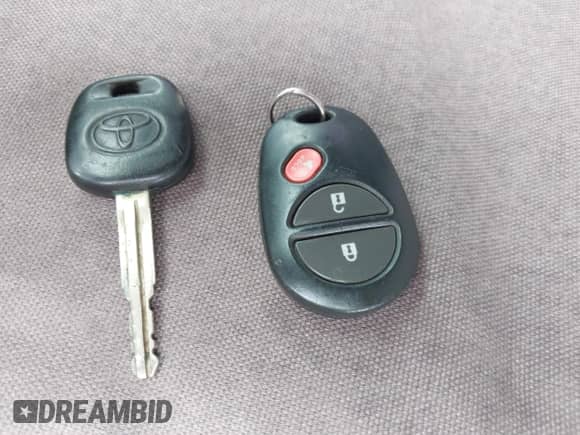 2016 Toyota Tundra SR5 with VIN 5TFDW5F17GX574061, listed as a IAAI auction lot 43099266 with 183,400 mi miles and . Bid and sale history available at DreamBid. Image 11.