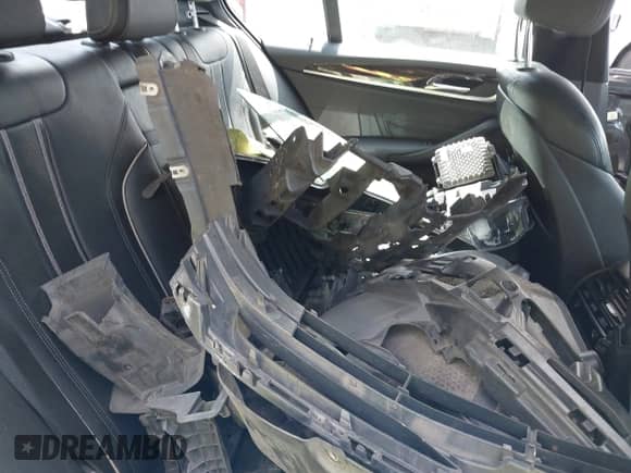 2019 BMW 5 Series 530e xDrive z VIN WBAJB1C57KB375500, wystawiony jako IAAI lot #40161096 z przebiegiem 113 690 mil mil oraz . Historia ofert i sprzedaży dostępna na DreamBid. Obrazek 8.