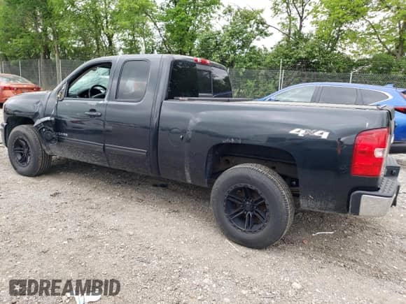2009 Chevrolet Silverado 1500 LTZ z VIN 1GCEK39J89Z200663, wystawiony jako Copart lot #56285545 z przebiegiem 207 964 mil mil oraz Szkoda całkowita • Salvage title. Historia ofert i sprzedaży dostępna na DreamBid. Obrazek 2.