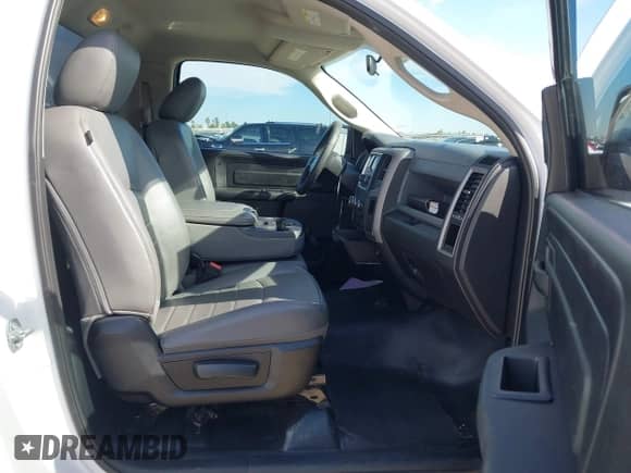 2017 Ram 1500 Tradesman с VIN 3C6JR6DG9HG654689, выставлен на аукционе IAAI как лот 41352489 с пробегом 47 653 миль миль и . История ставок и продаж доступна на DreamBid. Изображение 5.