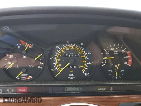 1985 Mercedes-Benz 380 with VIN WDBCA32CXFA177708, listed as a Copart auction lot 57909505 with 128,446 mi miles and Clean title. Bid and sale history available at DreamBid. Image 9.