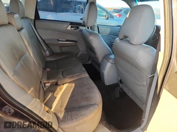 2011 Subaru Forester X Limited z VIN JF2SHAECXBH721135, wystawiony jako Copart lot #84920945 z przebiegiem 180 170 mil mil oraz Czysty tytuł • Clean title. Historia ofert i sprzedaży dostępna na DreamBid. Obrazek 10.