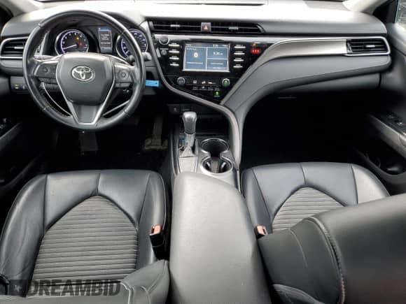 2019 Toyota Camry SE z VIN 4T1B11HK4KU724847, wystawiony jako Copart lot #81678255 z przebiegiem 115 219 mil mil oraz Szkoda całkowita • Salvage title. Historia ofert i sprzedaży dostępna na DreamBid. Obrazek 8.