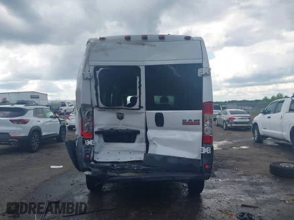 2016 Ram ProMaster Cargo с VIN 3C6TRVDG4GE134588, выставлен на аукционе IAAI как лот 42724287 с пробегом 282 294 миль миль и . История ставок и продаж доступна на DreamBid. Изображение 16.